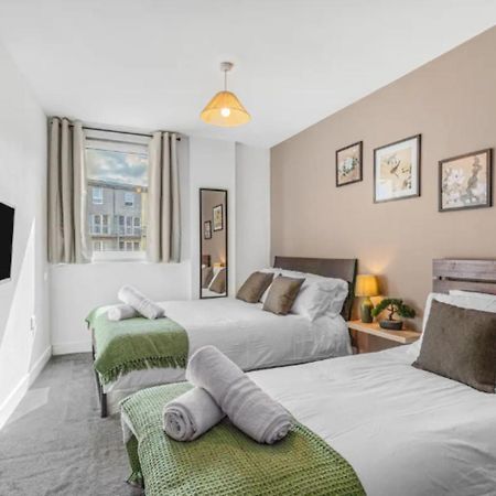 Oriental Suite 2 Bed 2 Bath Netflix And Free Parking, Games- Maihom Бірмінгем Екстер'єр фото