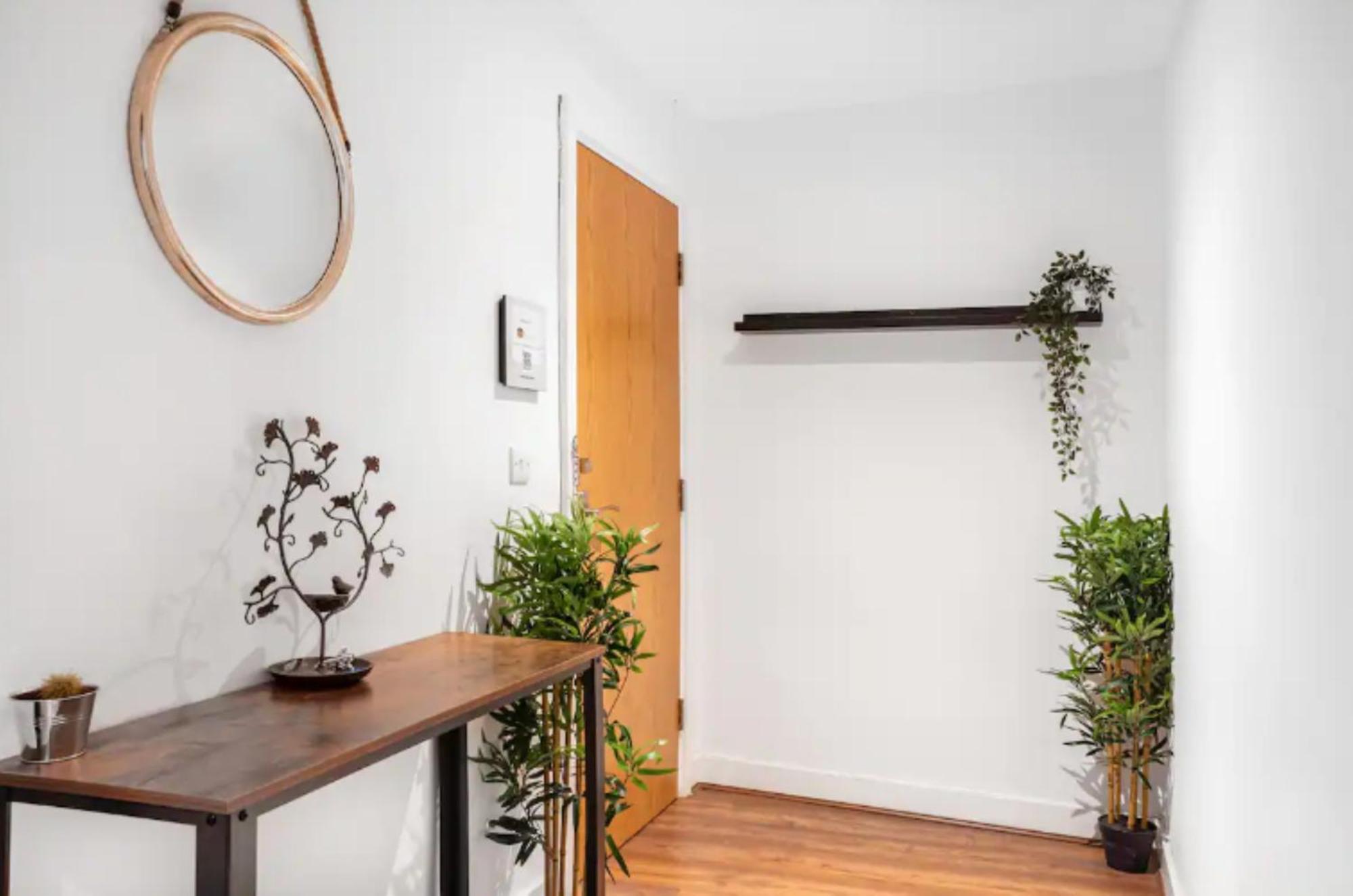 Oriental Suite 2 Bed 2 Bath Netflix And Free Parking, Games- Maihom Бірмінгем Екстер'єр фото